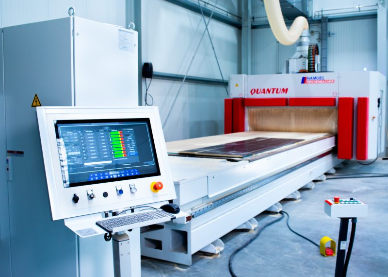 Das offene CNC-Steuerungssystem erlaubt es Maschinenbauern, eigene und kundenspezifische Bedienoberflächen zu integrieren (Bild: Siemens).