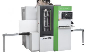 Die kompakte vertikale CNC-Bohrmaschine wurde speziell für den Einsatz in kleineren Betrieben entwickelt (Bild: Biesse).
