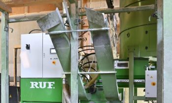 Die neue Brikettpresse benötigt ein Viertel weniger Strom als das Vorgängermodell und ist 4 bis 5 % schneller (Bild: Ruf).