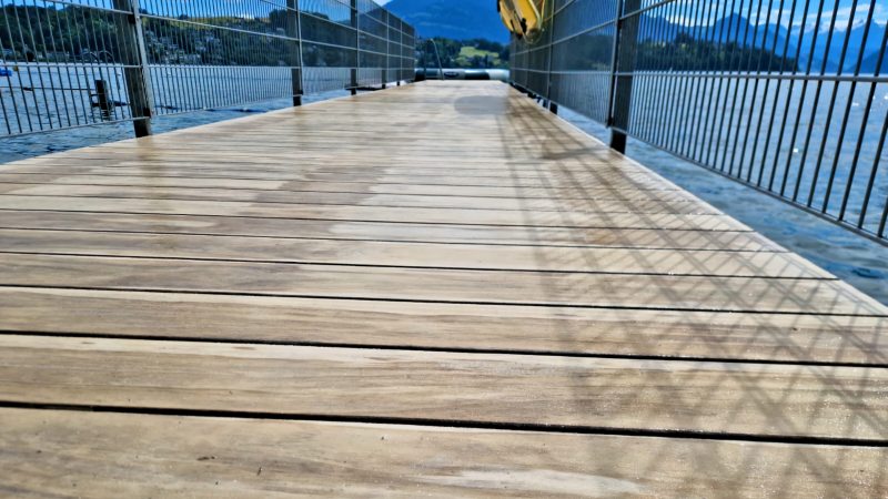 Die Antirutschbeschichtung wurde speziell für Holz im Außenbereich entwickelt (Bild: Grip Safety Coatings).
