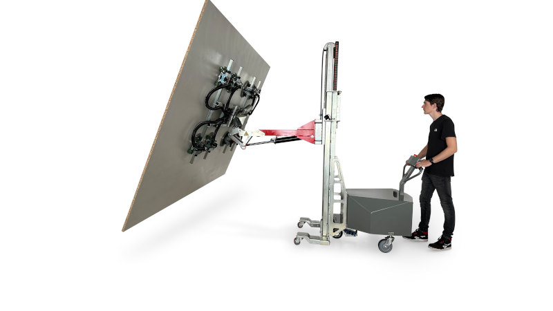 Der Vakuumheber vereinfacht das Handling großer Platten und Türen (Bild: Grupp).