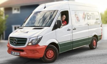 Der kostenfreie Lieferservice direkt auf die Baustelle erfolgt oft sogar noch am Tag der Bestellung und selbst bei kleinen Mengen ohne Mindestbestellwert (Bild: Brillux).