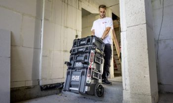 Das Werkzeugaufbewahrungssystem kann als »mobile Werkstatt« mühelos über die Baustelle bewegt werden (Bild: Flex).
