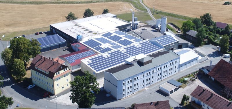 Die ständig modernisierten Fertigungsanlagen sorgen für eine hohe Ressourceneffizienz in der Plattenproduktion (Bild: PWM).