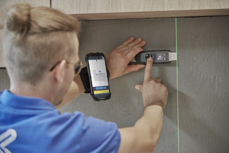 Die vom digitalen Aufmaßsystem gemessenen Daten werden automatisch via Bluetooth in die Aufmaß-App übertragen (Bild: Solaflex).