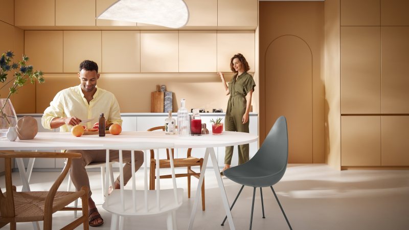 Neue Farben für »Ruvisio crystal Pure«, im Bild das Dekor »Alba« (Bild: Rehau).