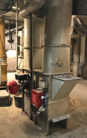 Das Explosionsunterdrückungsmodul erkennt zusammen mit rechteckigem Sensormodul, einen Druckanstieg unmittelbar und stoppt die Explosion (Bild: Bormann & Neupert by BS&B).