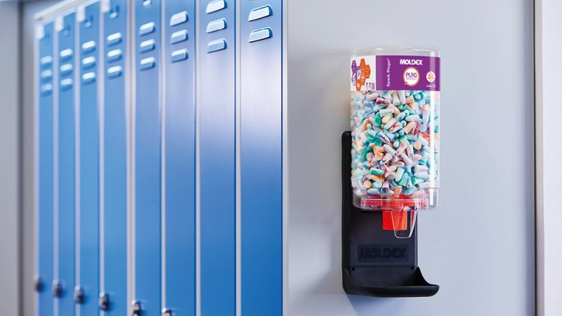 Der Gehörschutzspender ist dank starkem Magneten einfach montierbar (Bild: Moldex).