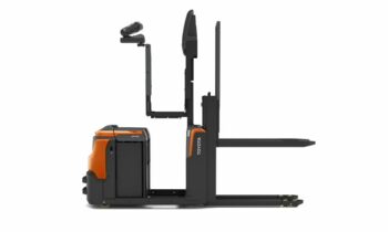 Mehr Leistung und weniger Energieverbrauch verspricht die neue Generation an Niederhub-Kommissionierern (Bild: Toyota).