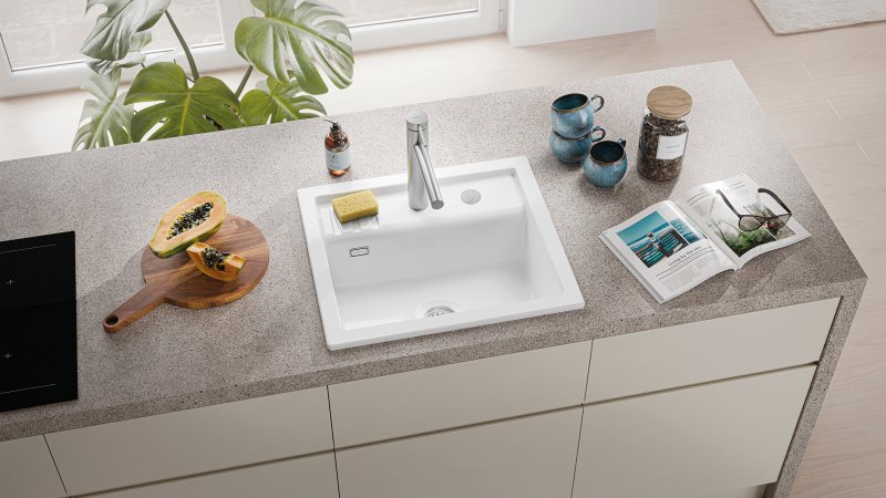 Die Einbauspülen sind in attraktiven Material- und Farbvarianten erhältlich (Bild: Naber).