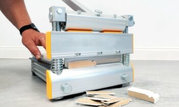 Das Profilschneidegerät ermöglicht millimetergenaue, saubere Schnitte ganz ohne Schattenfugen (Bild: Döllken).