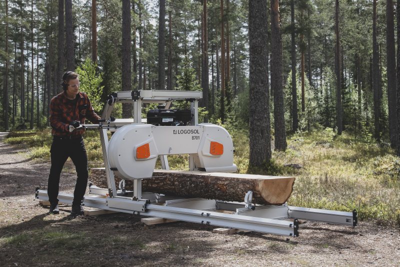 Das leistungsfähige und robuste Sägewerk wiegt nur 250 kg und ist dadurch sehr mobil (Bild: Logosol).