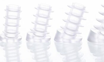 Die flexiblen Gelenkgleiter integrieren sich dank minimaler Aufbauhöhe optisch unauffällig in das Stuhldesign (Bild: Wagner System).