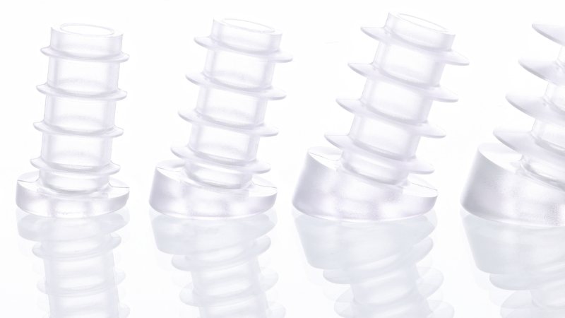 Die flexiblen Gelenkgleiter integrieren sich dank minimaler Aufbauhöhe optisch unauffällig in das Stuhldesign (Bild: Wagner System).