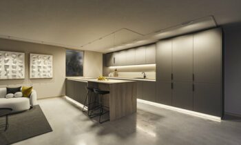 Küchengestaltung und -ausführung gehören zu den zentralen Themen am Messestand (Bild: Häfele).