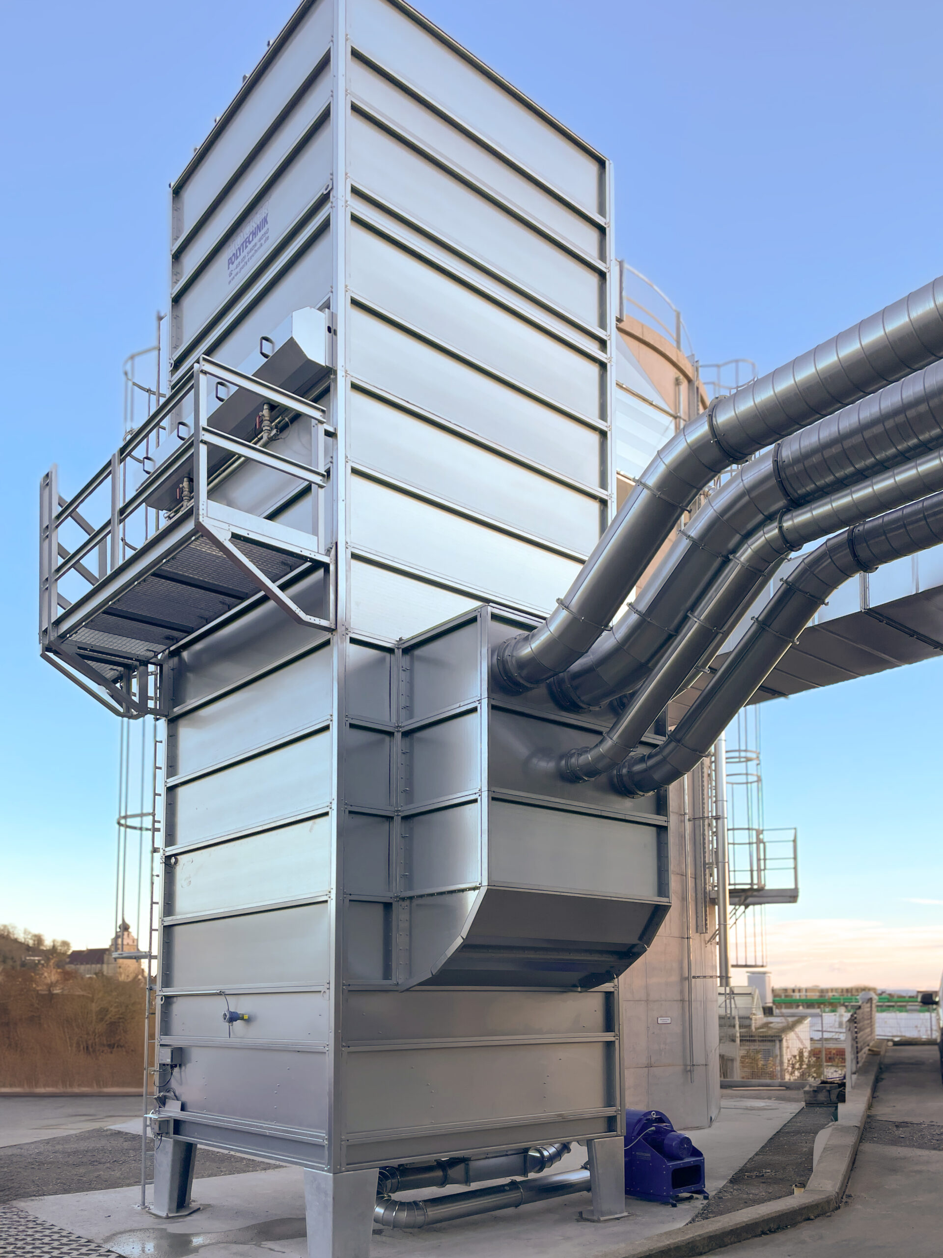 Die neue Filteranlage arbeitet leise, effizient und spart dauerhaft Energie im laufenden Betrieb (Bild: Höcker Polytechnik).