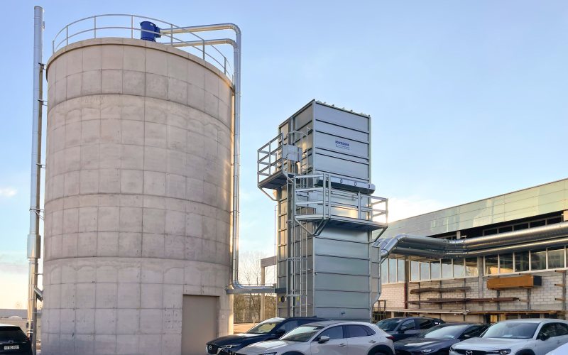 Die neue Anlage sorgt bei Kaupp + Diether für saubere Luft und eine nachhaltige Produktion (Bild: Höcker Polytechnik).