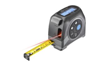 Das Messgerät kombiniert einen digitalen 5-m-Rollmeter mit einem Laser-Entfernungsmesser bis 20 m (Bild: Solaflex).